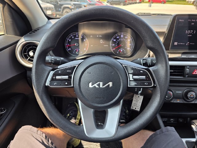 Used 2024 Snow White Pearl Kia LXS image 21