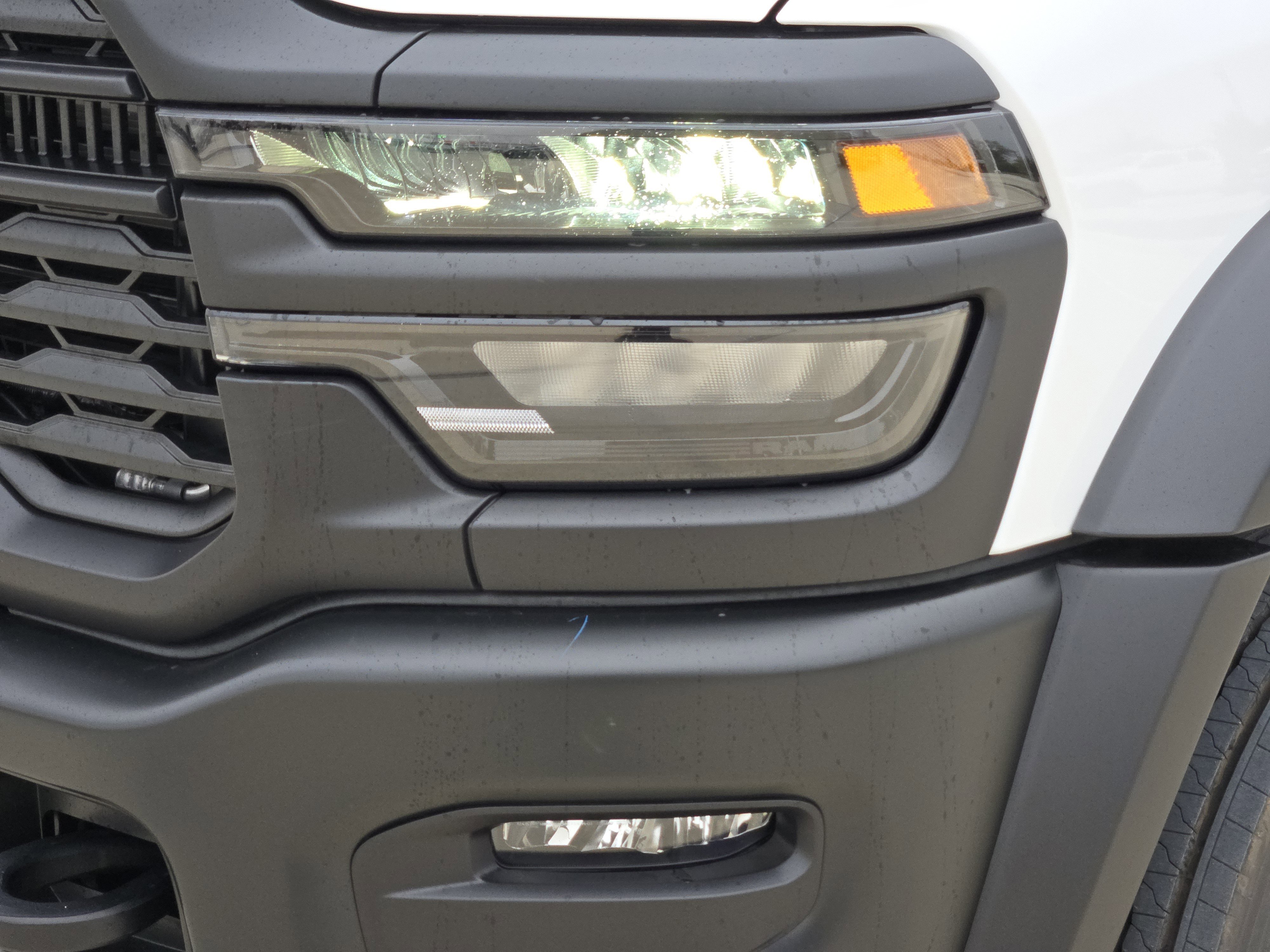 New 2026 Bright White Clear-Coat Exterior Paint RAM Tradesman image 7