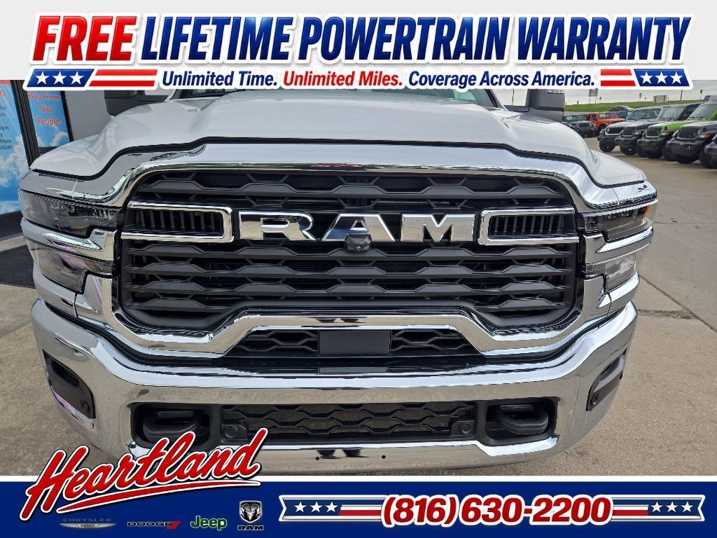 New 2026 Bright White Clear-Coat Exterior Paint RAM Tradesman image 17