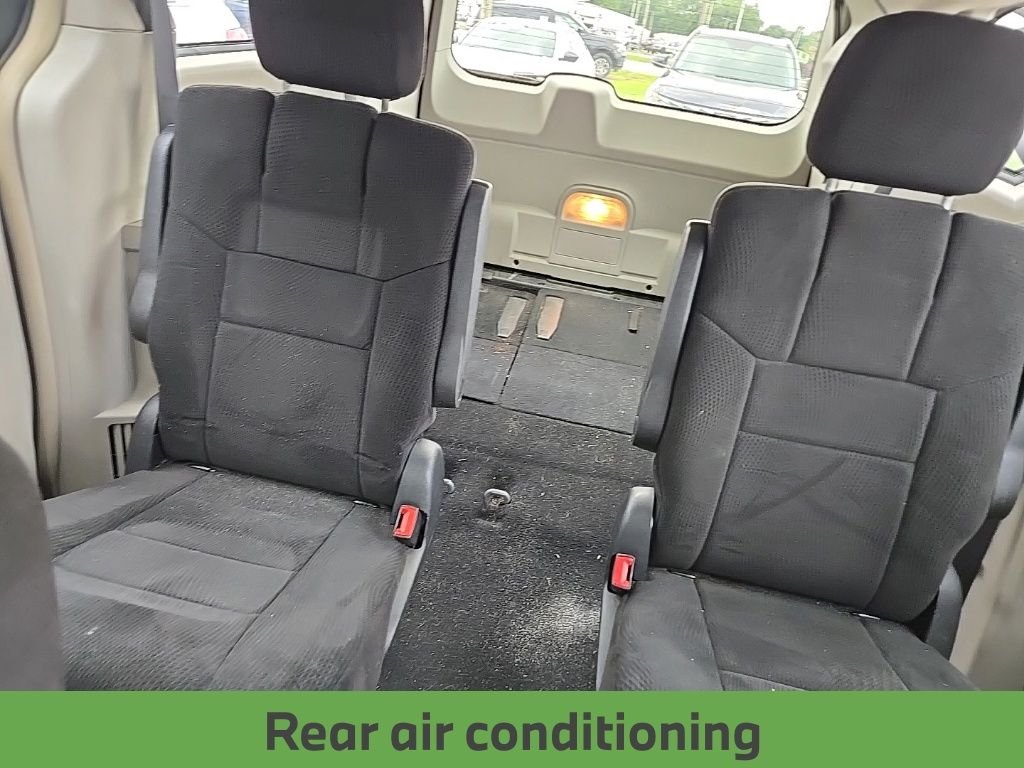 Used 2012 Dark Charcoal Chrysler Touring image 5