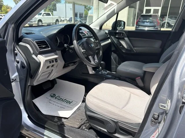 Used 2017 Silver Subaru 2.5i image 10
