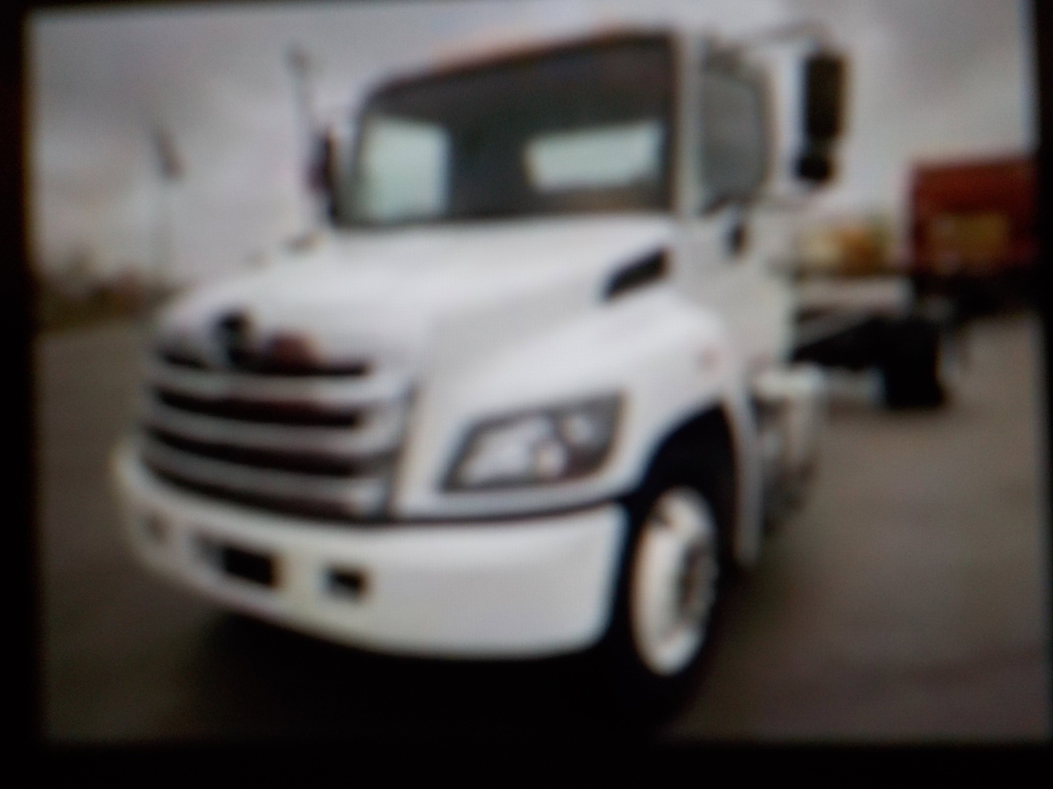 Used 2019 White HINO TRUCKS  image 1