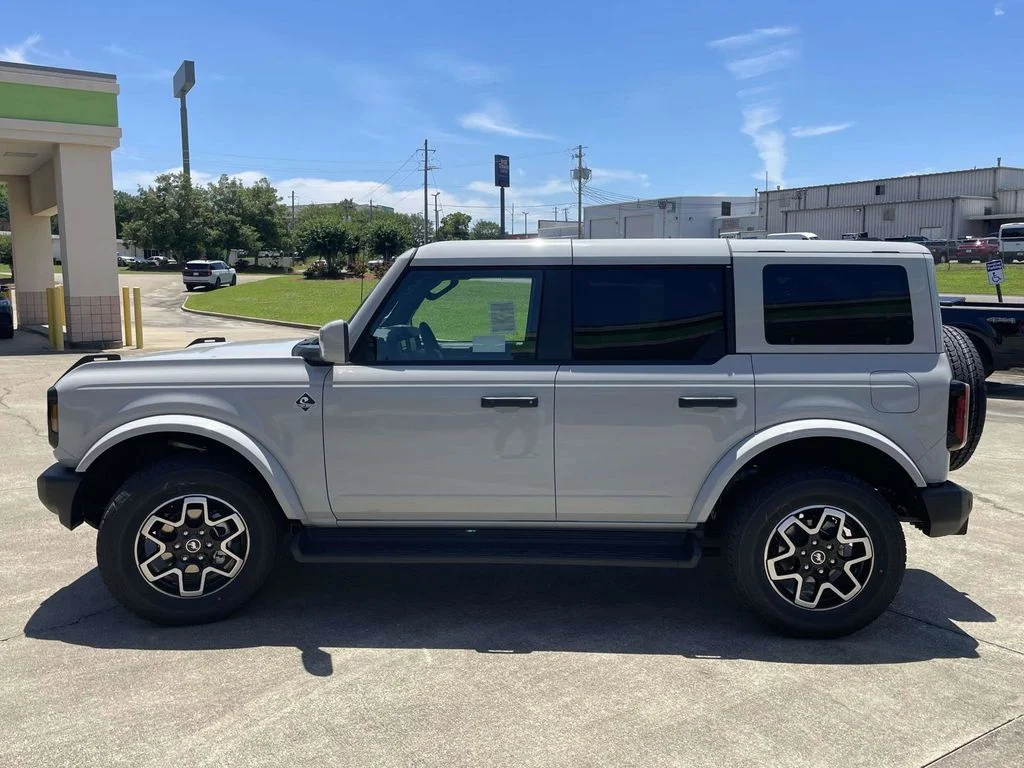 New 2026 White Ford Outer Banks image 6