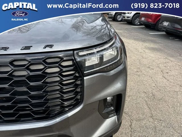 Used 2025 Gray Ford ST-Line image 11