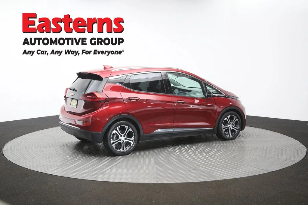 Used 2018 Red Chevrolet Premier image 44