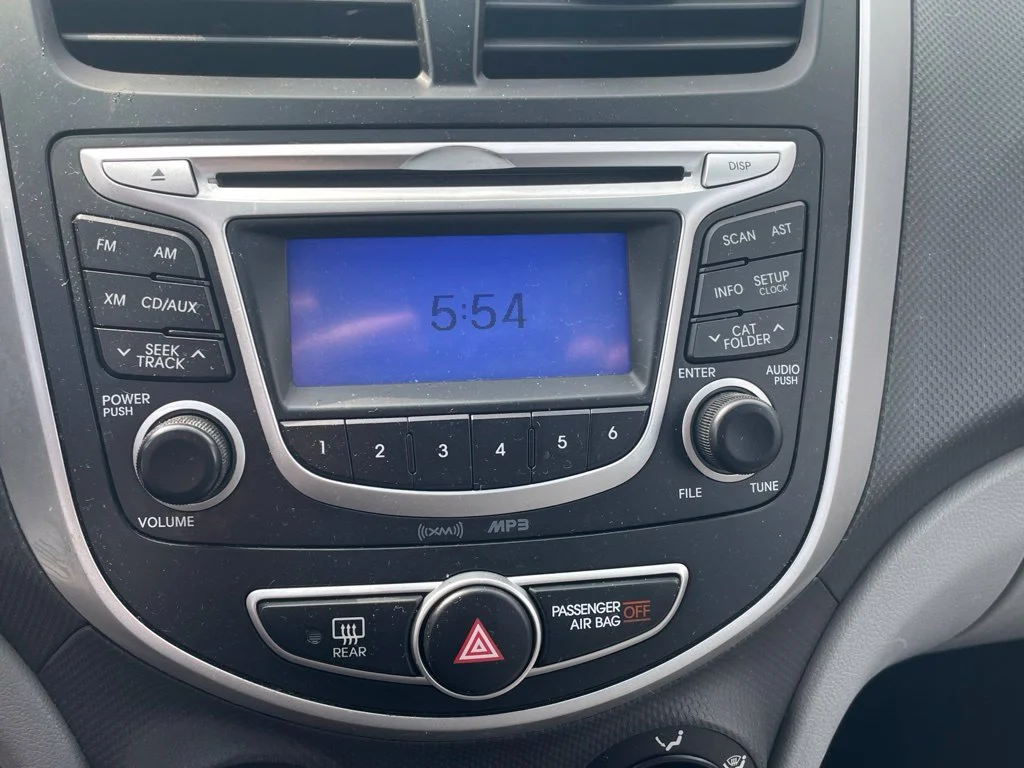 Used 2013 Black Hyundai GLS image 18