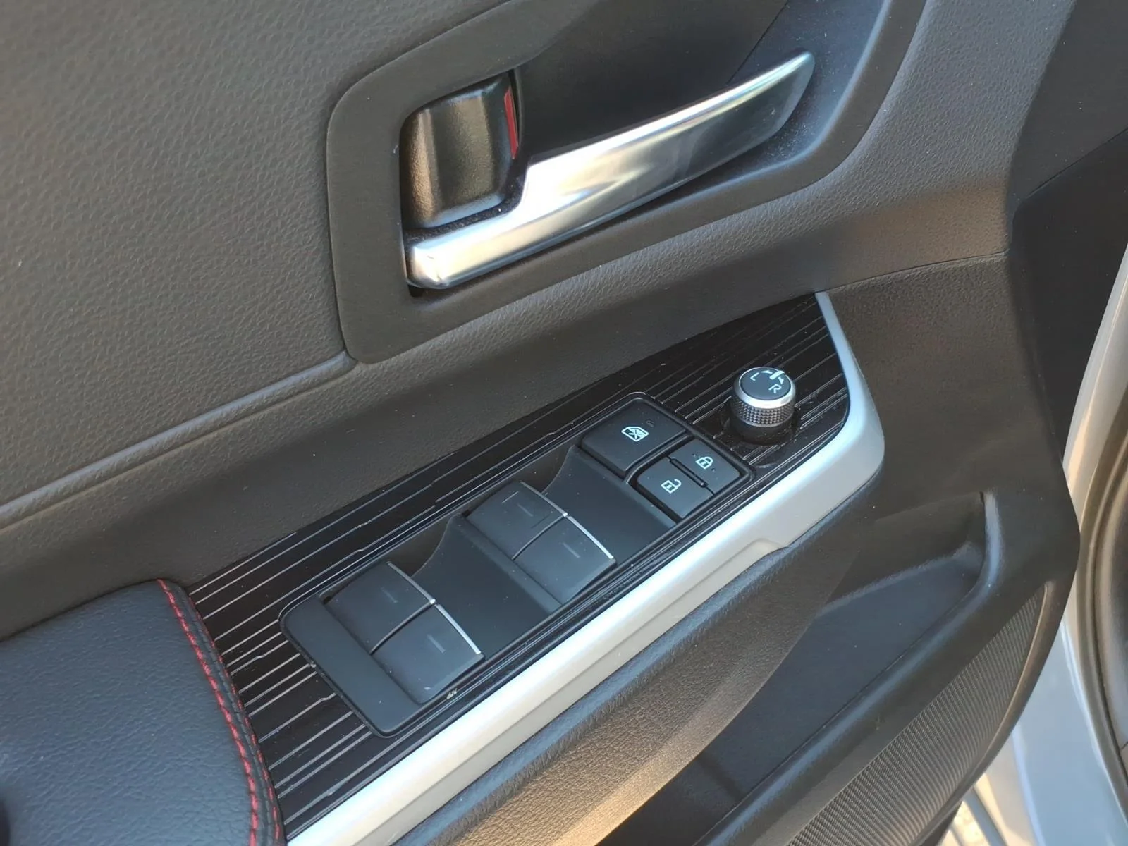 Used 2025 Cement Toyota XSE image 13