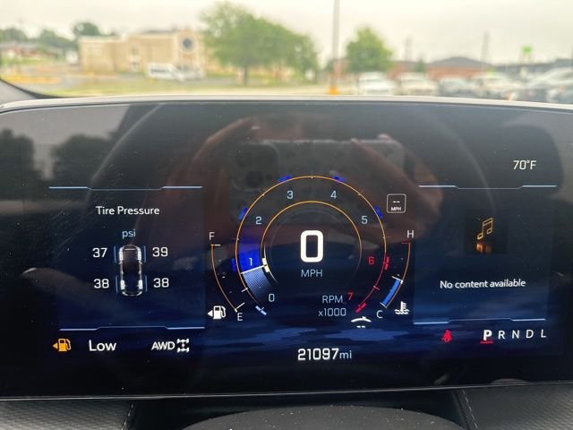 Used 2025 White Chevrolet LT image 19
