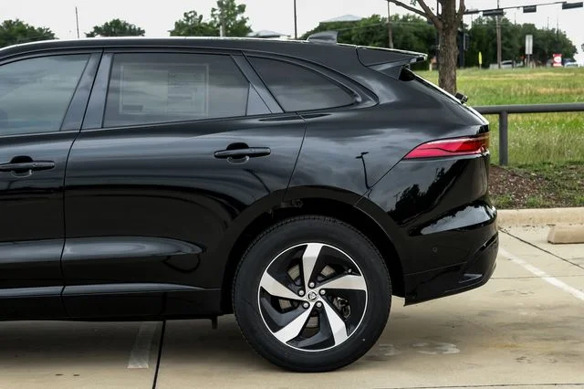 2026 Jaguar F-Pace R-Dynamic S - Photo 15