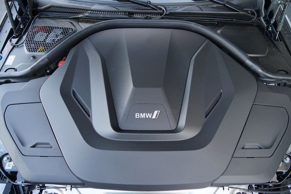 New 2026 Skyscraper Grey Metallic BMW xDrive40 image 21