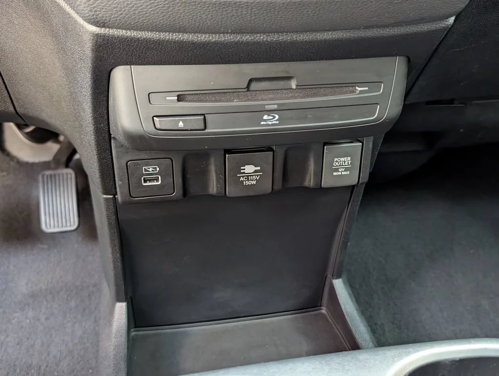 Used 2021  Honda Touring image 10