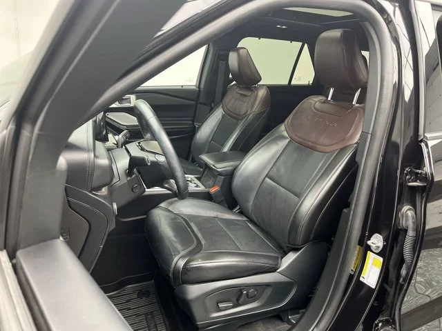 Used 2023 Black Ford Platinum image 12