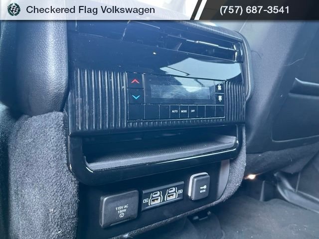 Used 2024 Diamond Black Crystal Pearlcoat Jeep Series II image 29