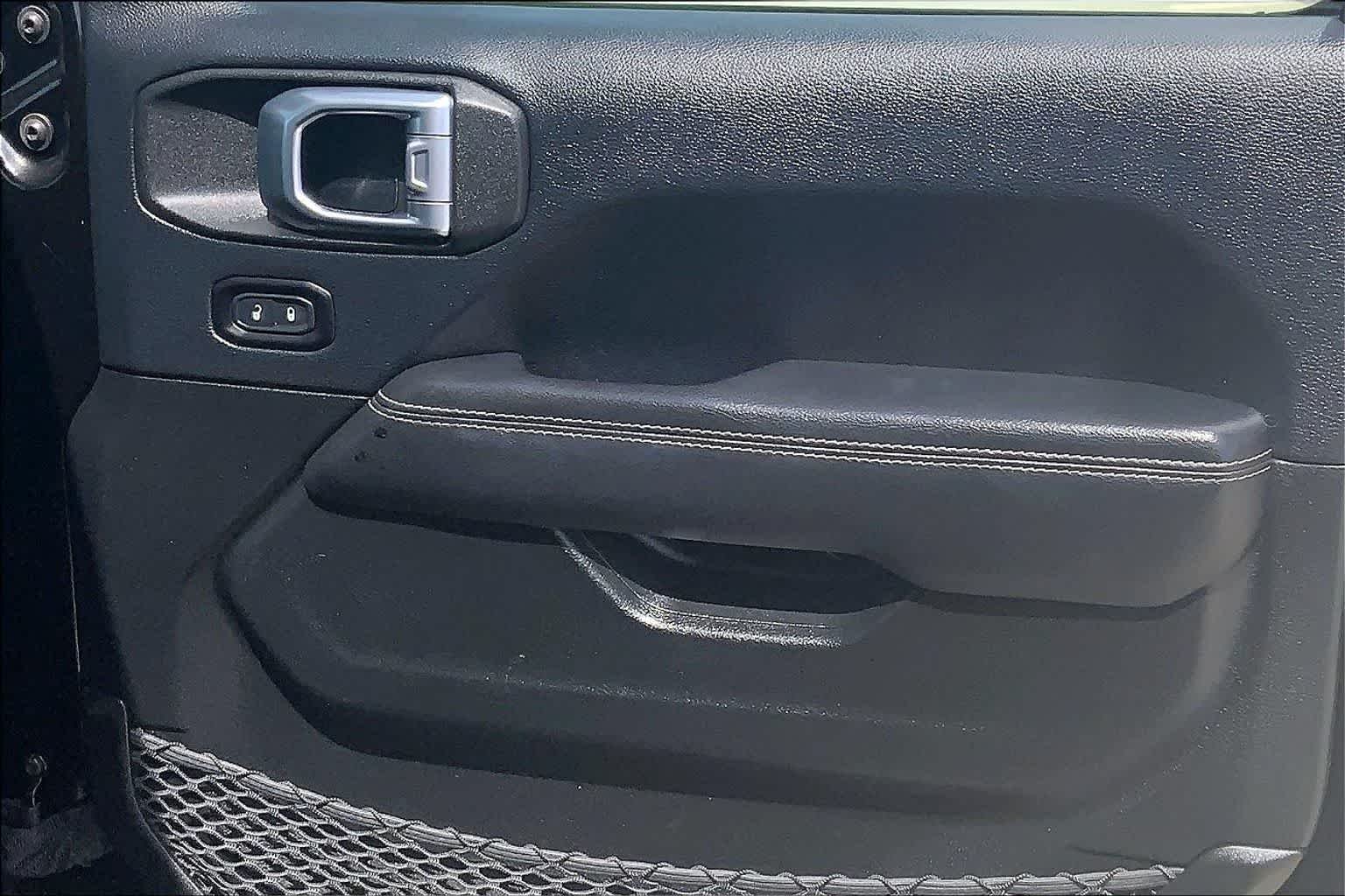 Used 2019 Black Clearcoat Jeep Sahara image 23