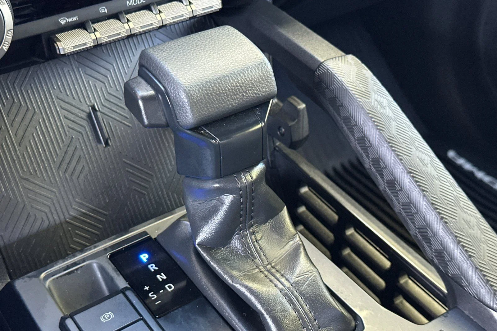 2025 Toyota Tacoma SR5 - Photo 26
