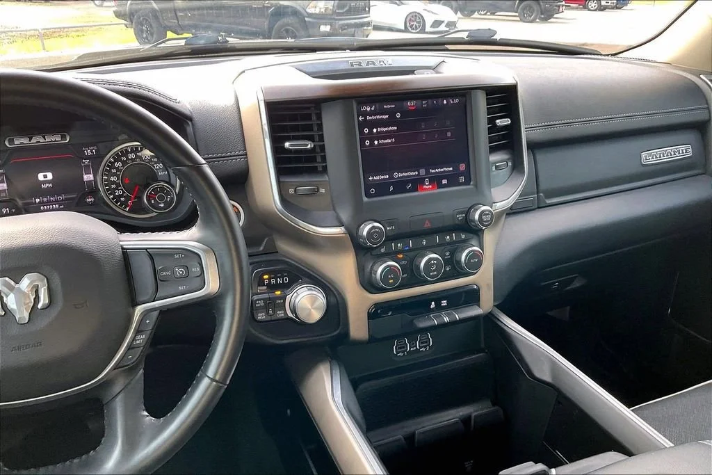 Used 2022  Ram Laramie image 9