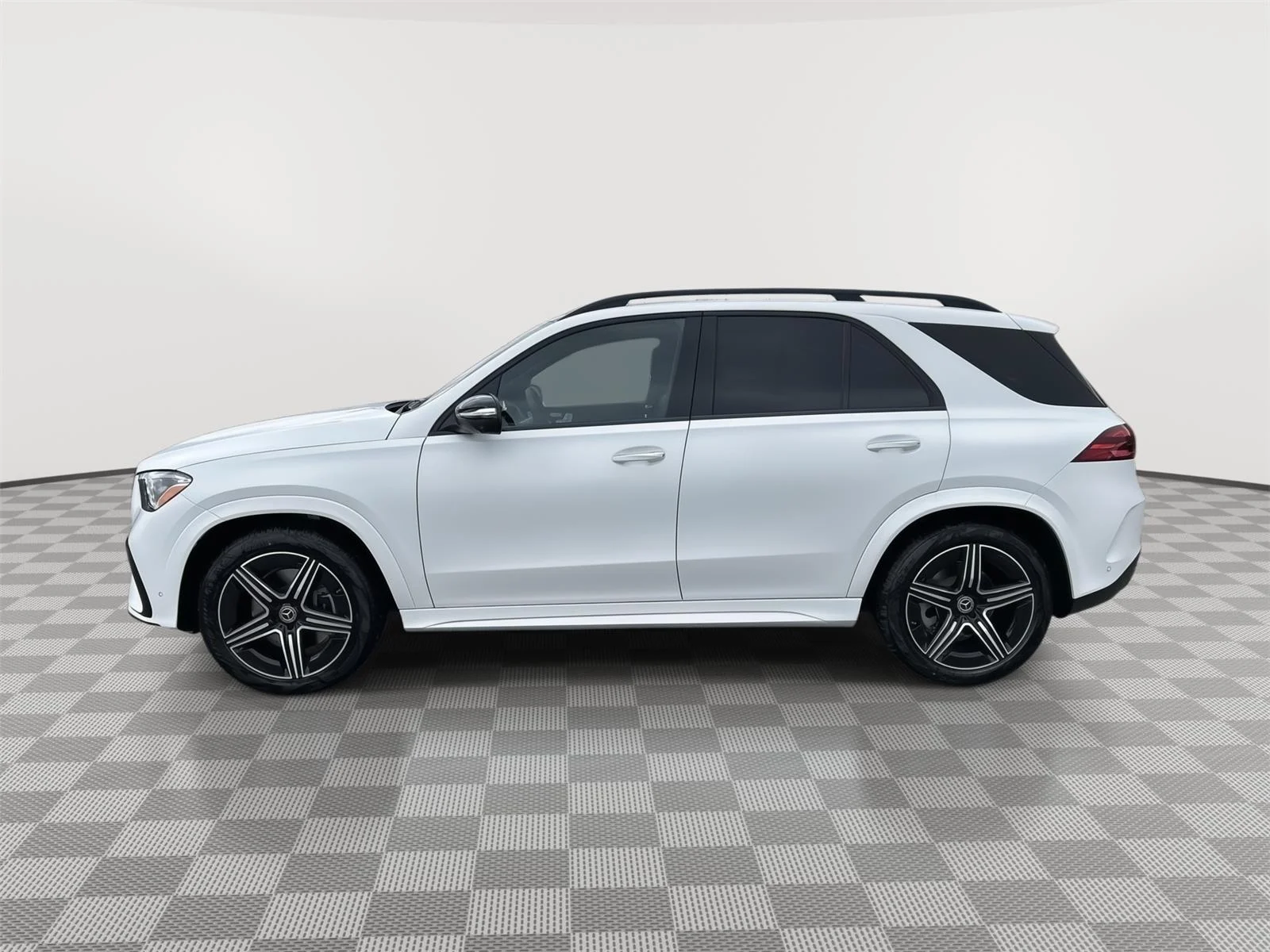 New 2026 MANUFAKTUR Moonlight White Magno Mercedes-Benz GLE 350 image 6