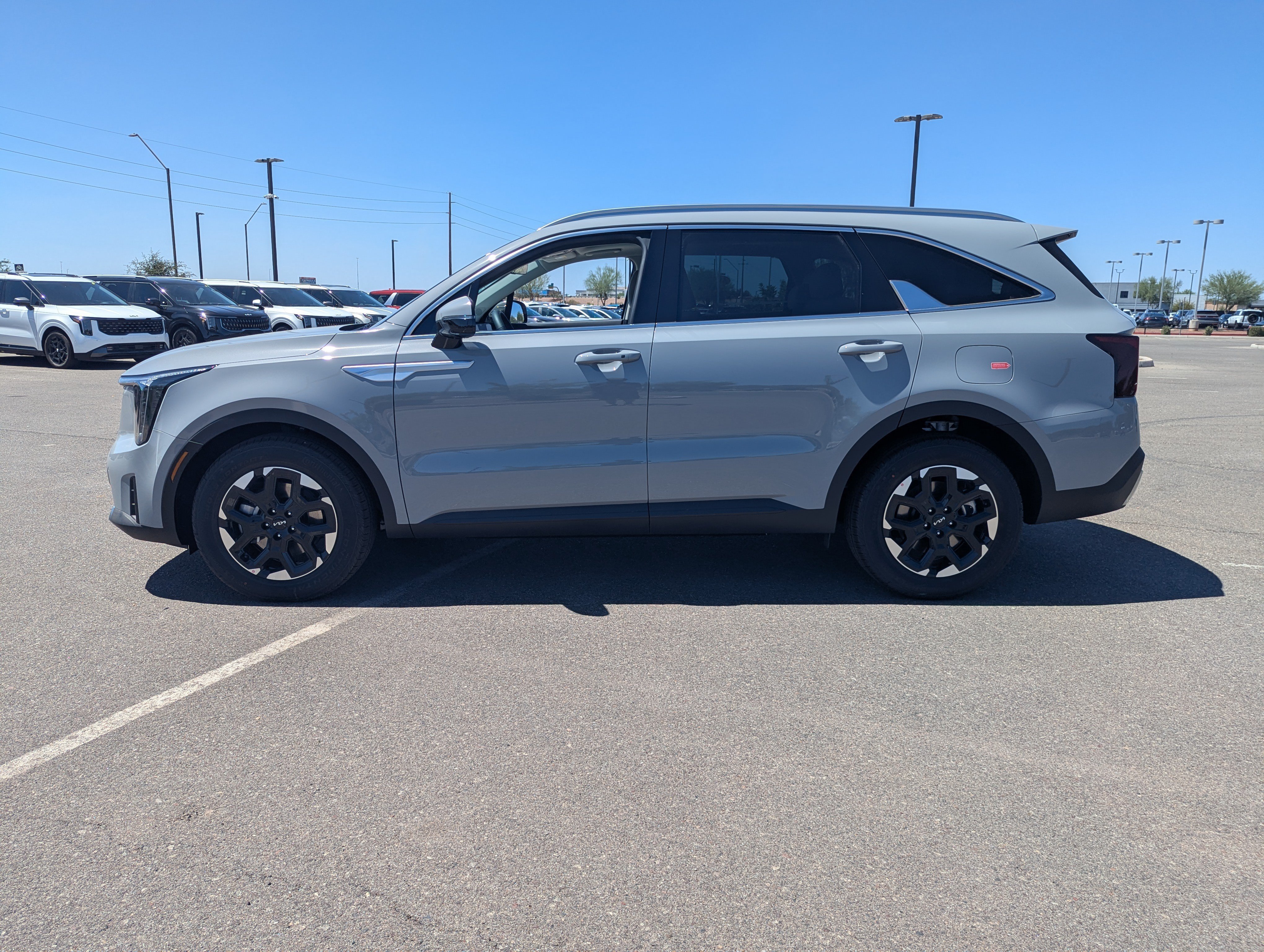 New 2026 Wolf Gray Kia S image 2