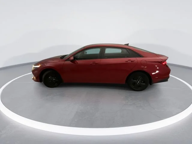 Used 2023 Red Hyundai SEL image 9