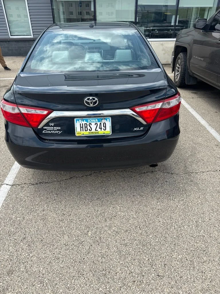 Used 2017  Toyota XLE image 4