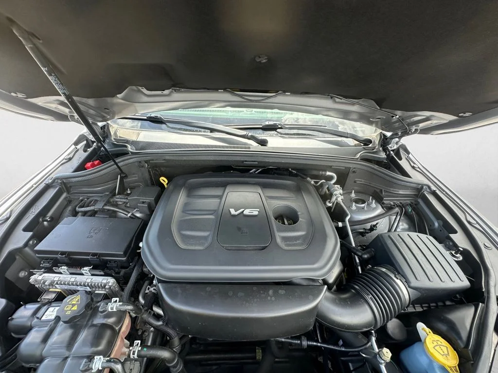 Used 2019 Silver Dodge SXT image 14