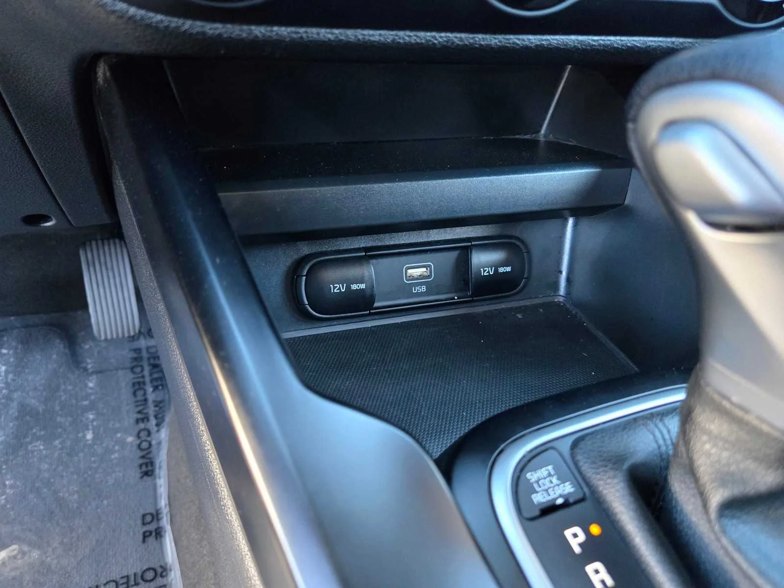 Used 2025  Kia LX image 17