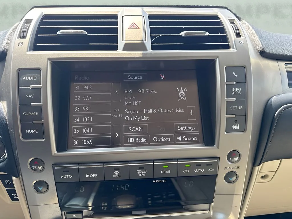 Used 2021 White Lexus 460 image 11