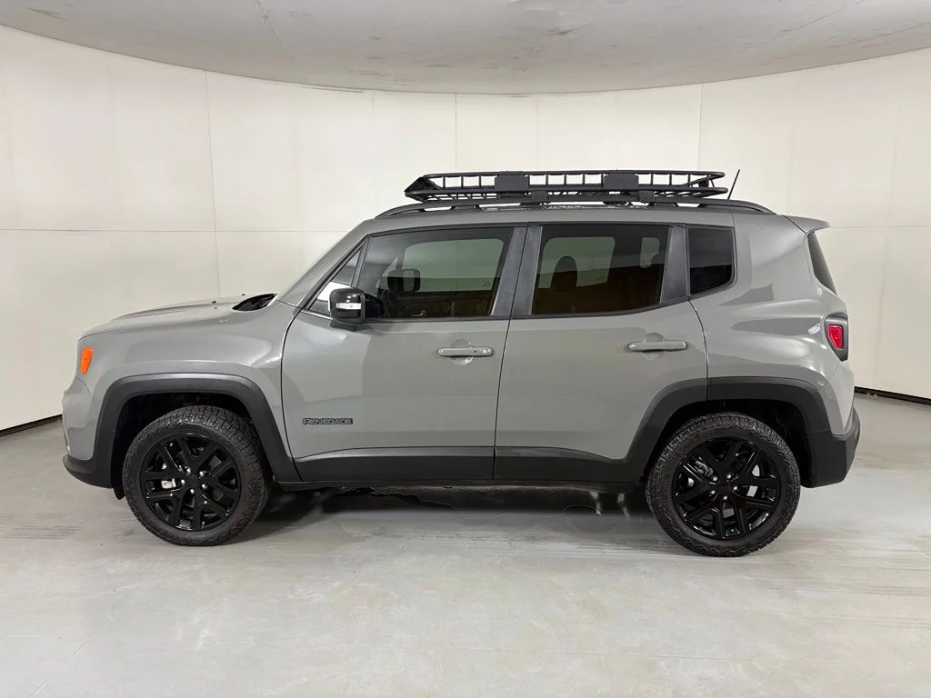 Used 2022 Gray Jeep Altitude image 5