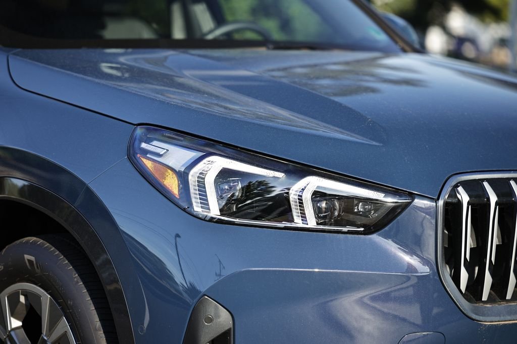 New 2026 Night Dusk Blue Metallic BMW xDrive28i image 2