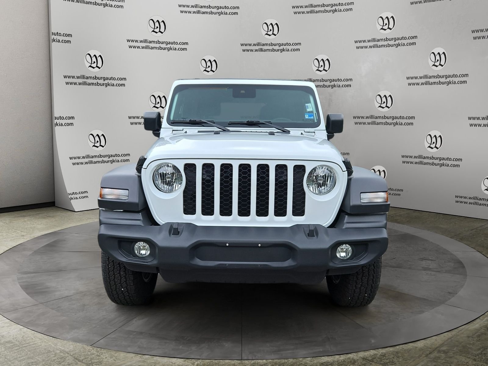 Used 2024 White Jeep Sport S image 8