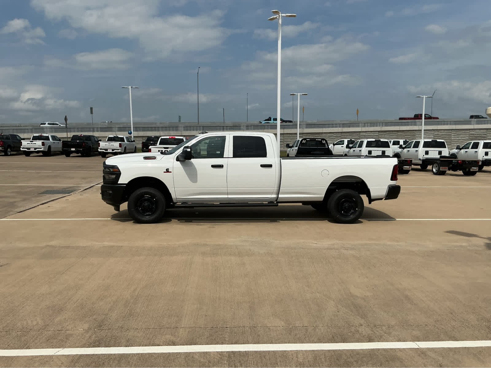 New 2026 Bright White Clear-Coat Exterior Paint RAM Tradesman image 13