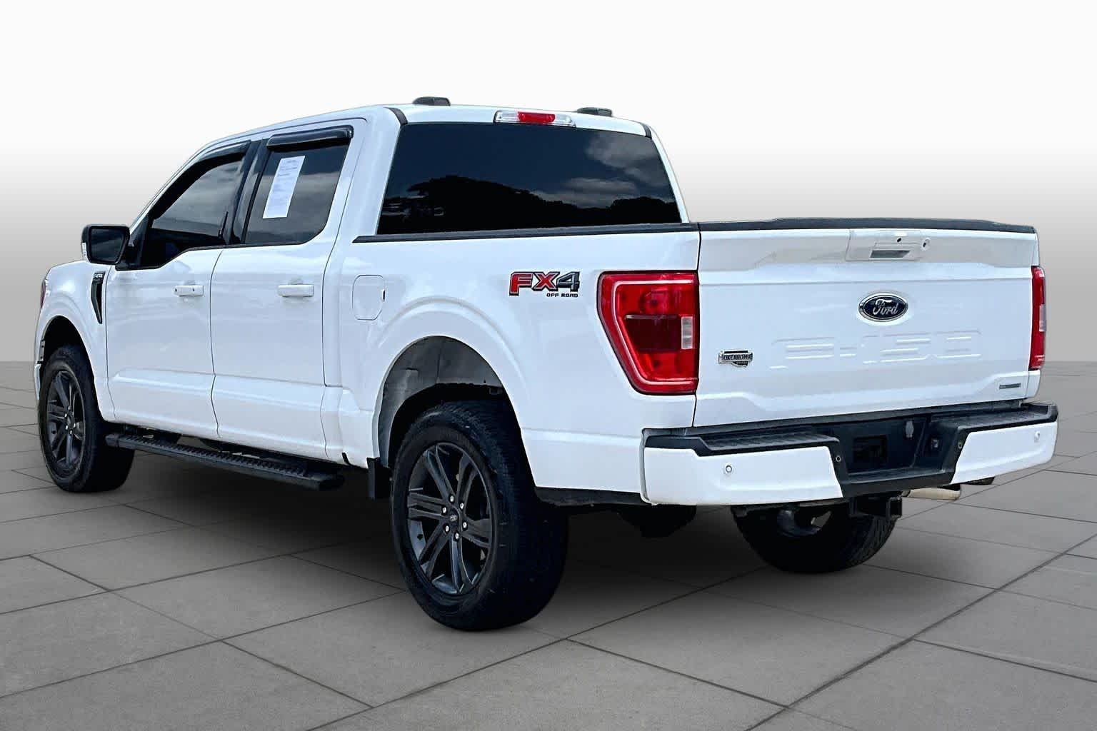 Used 2023 Oxford White Ford XLT image 12
