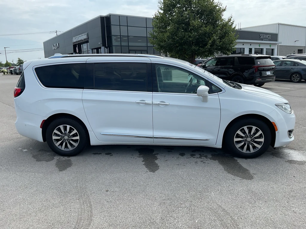 Used 2020 Bright White Clearcoat Chrysler Touring L Plus image 9