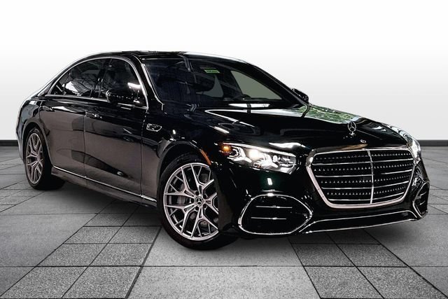 New 2027 Emerald Green Metallic Mercedes-Benz S 580 image 32