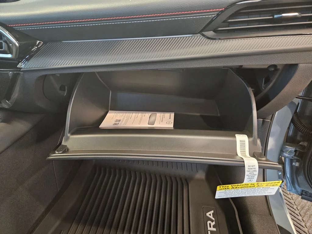 New 2026 Atlantic Gray Metallic / Super Black Two-tone Nissan SR image 31