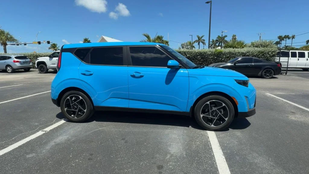 Used 2024 Blue Kia EX image 9
