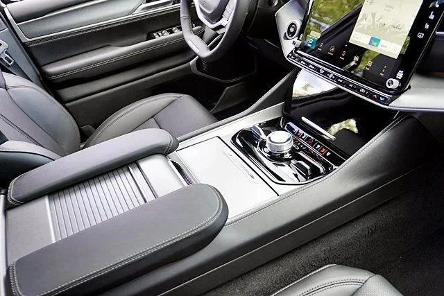 New 2026 Bright White Clearcoat Jeep Grand Wagoneer image 13