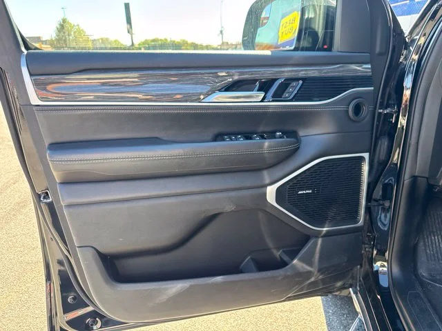 Used 2022 Black Jeep Series II image 33
