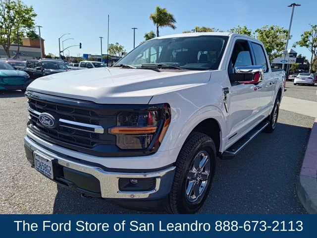 Used 2025 Oxford White Ford XLT image 3