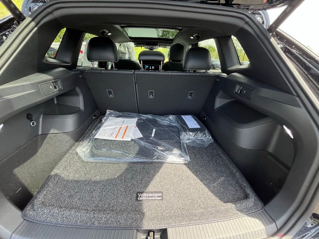 New 2026 Black Volkswagen 2.0T SE R-Line Black image 27