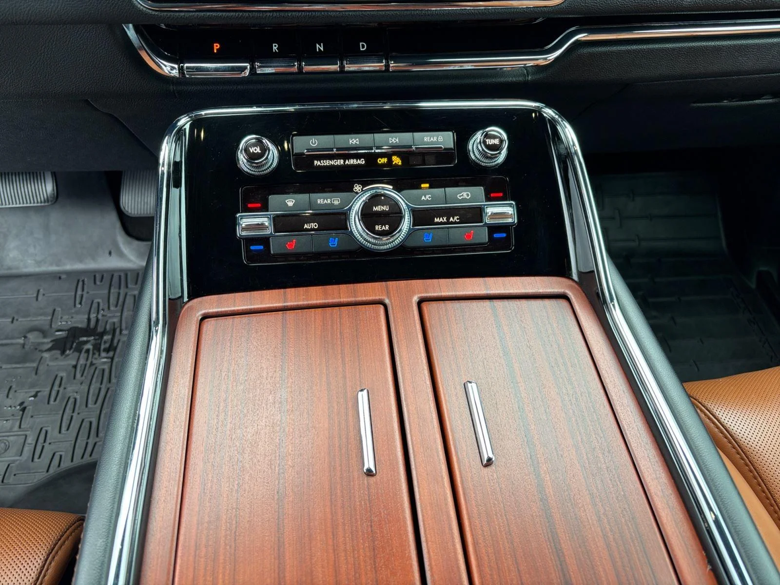 Used 2021 Infinite Black Lincoln Reserve image 13