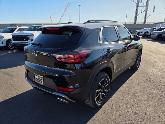 New 2026 Mosaic Black Metallic Chevrolet ACTIV image 4