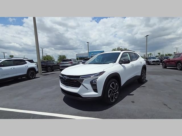 New 2026 Summit White Chevrolet 2RS image 29