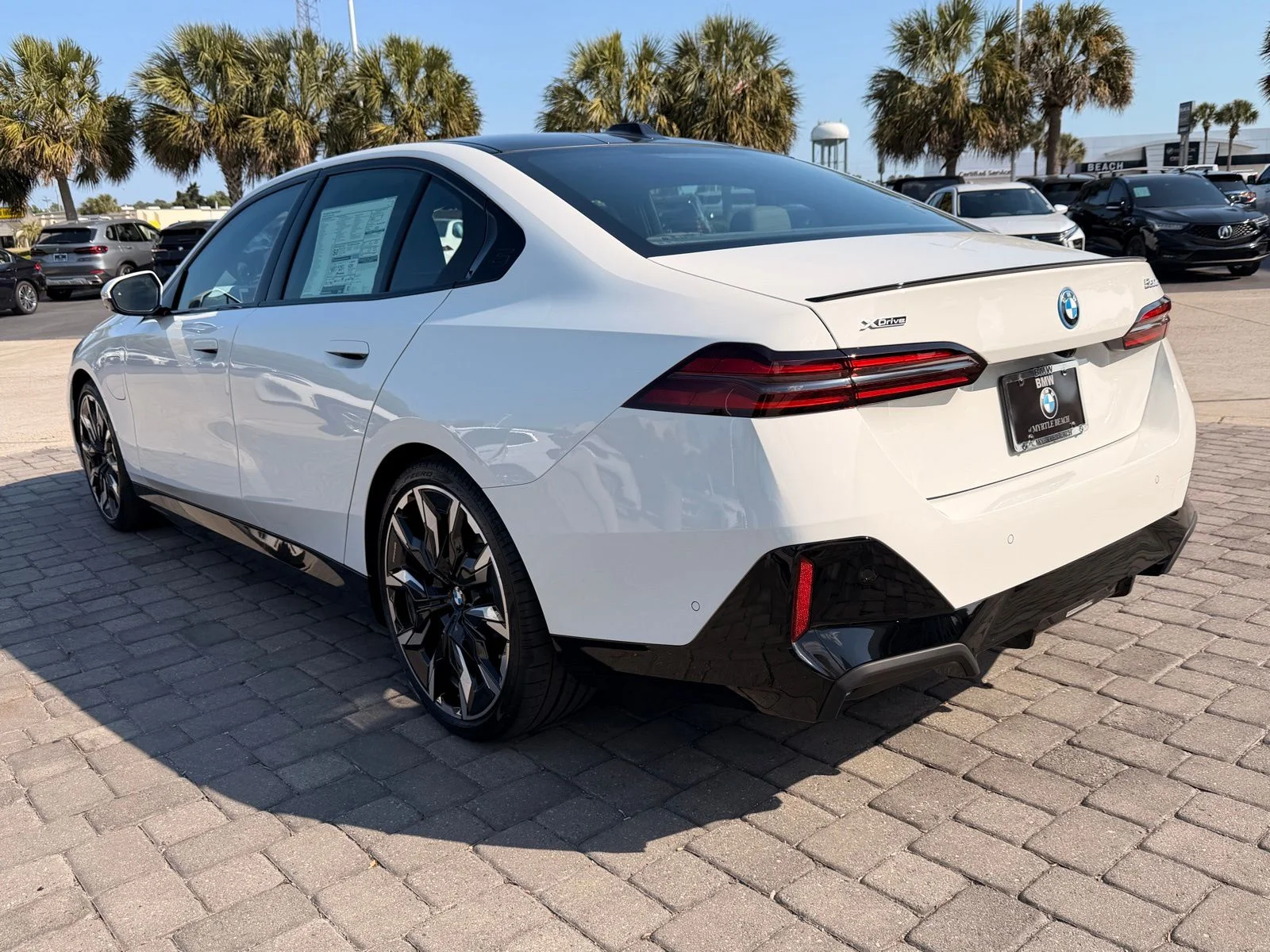 2026 BMW 5 Series 550e - Photo 11