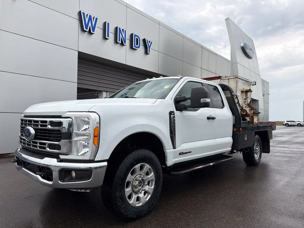 2023 Ford F-350 Super Duty Chassis Cab