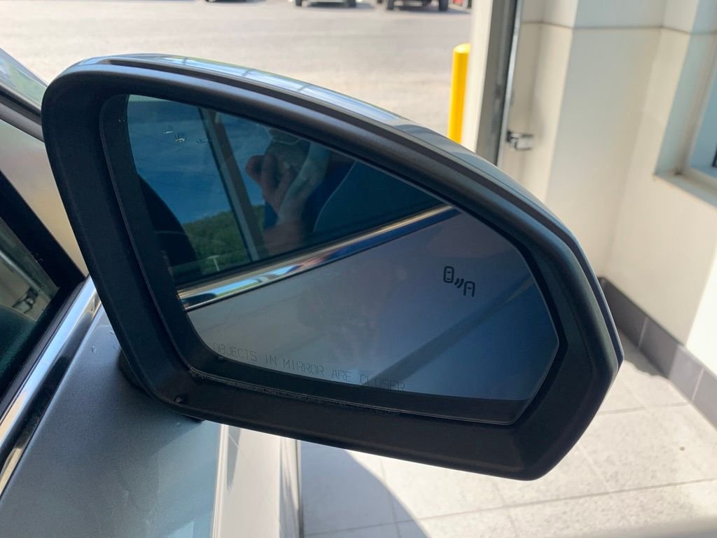 2025 Volkswagen Taos SE - Photo 17