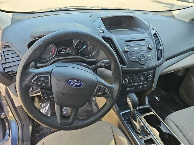 Used 2018 Blue Ford SE image 17