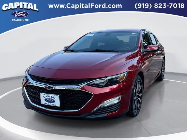 Used 2021 Red Chevrolet RS image 1