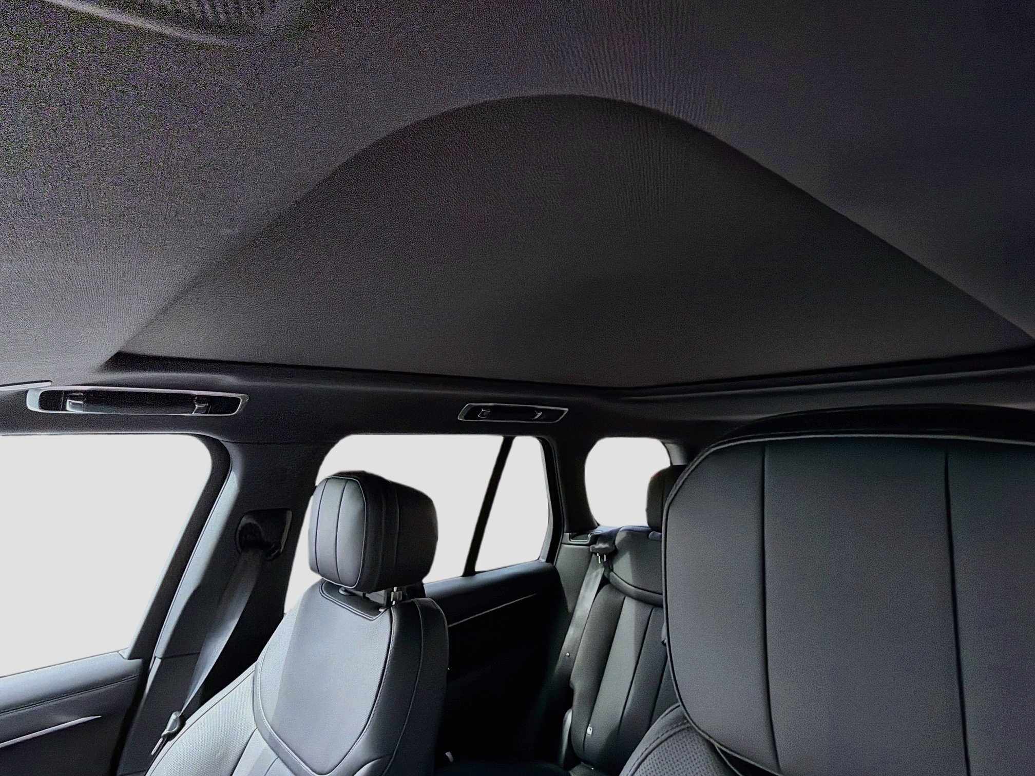 New 2026 Fuji White Land Rover SE image 28