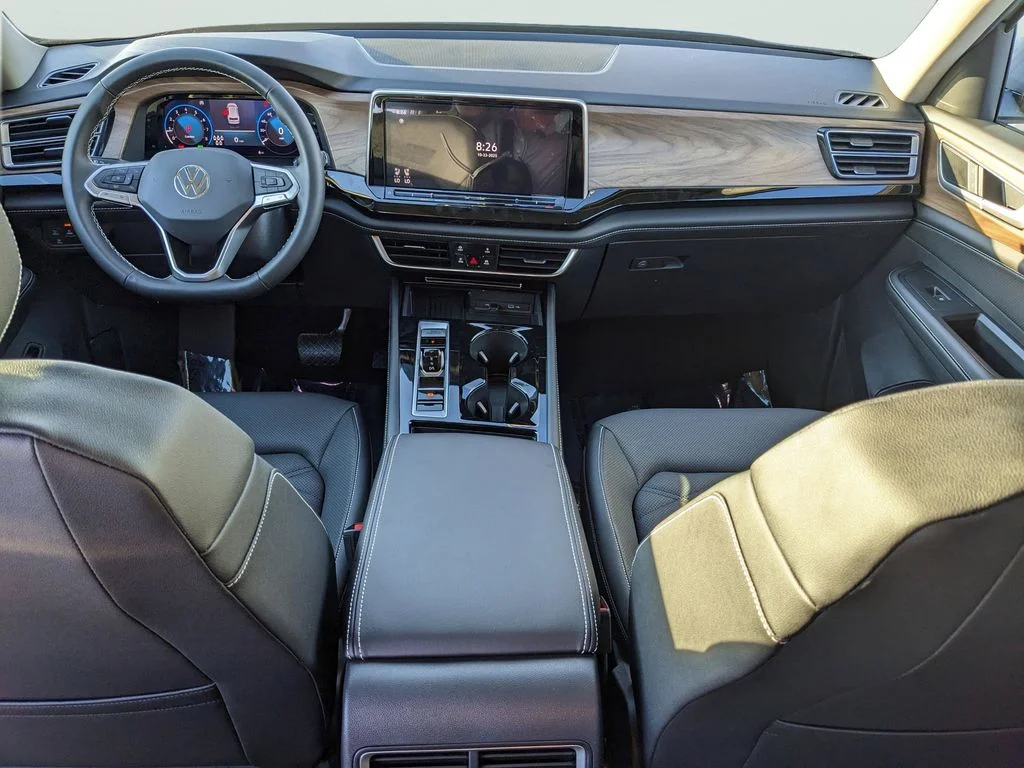 New 2026 Silver Volkswagen 2.0T SE w/Technology image 13